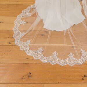 Cathedral-Length Lace Edge Veil